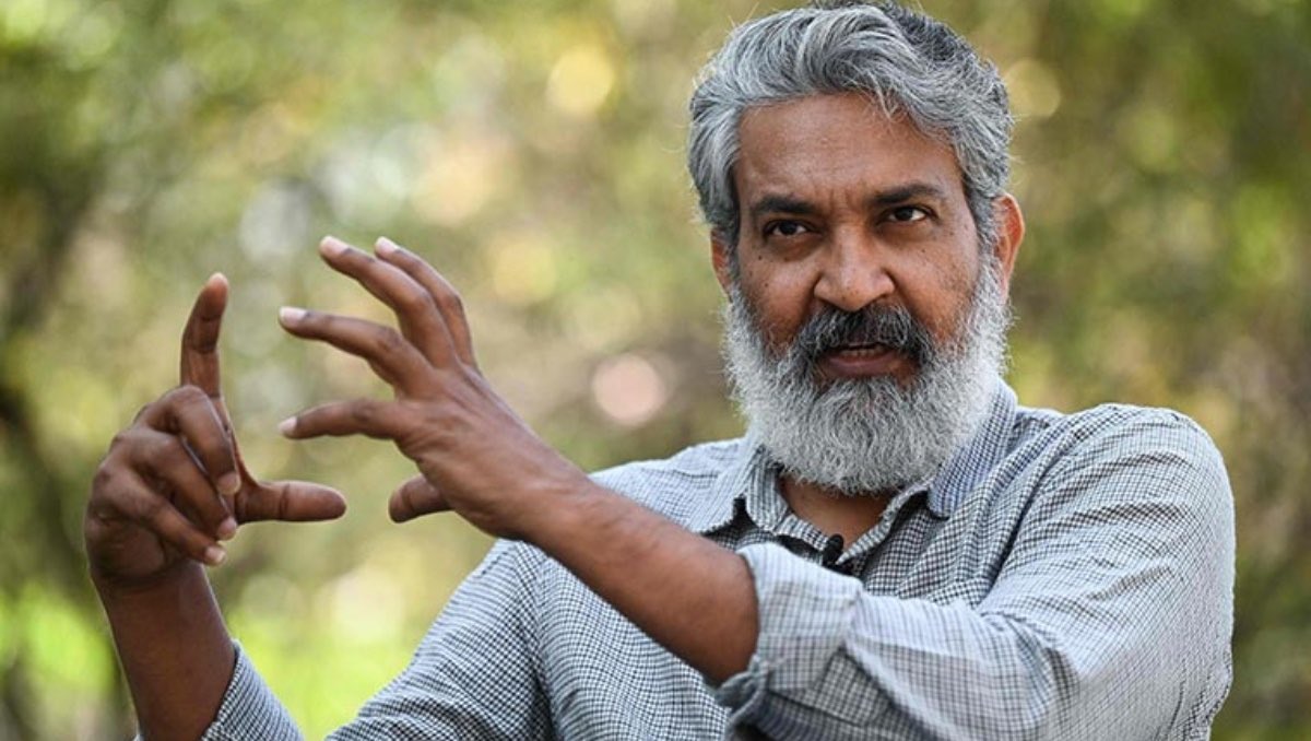 Its_CineHub's tweet image. Let #Varanasi come and INDIAN CINEMA WILL WITNESS the PEAK OF STORYTELLING and PEAK RECORD BREAKING ALL OVER THE WORLD🔥💥

There is no comparison, literally no comparison.. be it VANGA or Aditya Dhar .. no one can COMPETE with #SSRajamouli in Global APPEAL and in Direction ✅