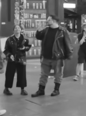 /home/znxr tweet media