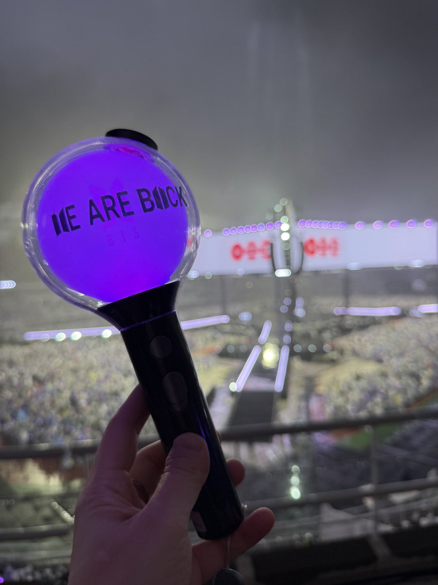 최애는7명차애는아미 tweet media