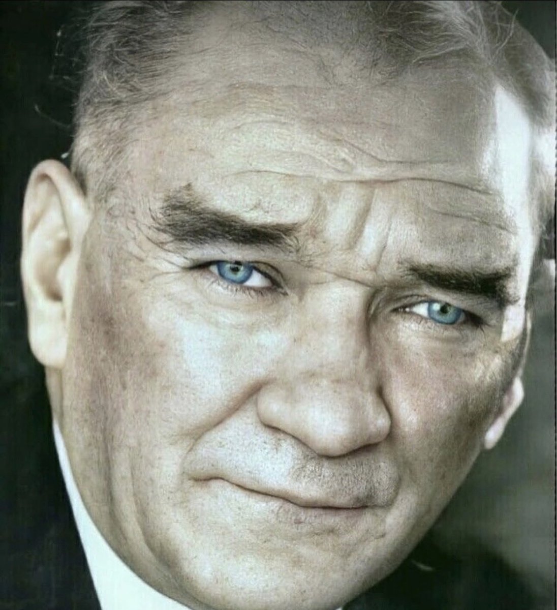 SerpilSerpil___'s tweet photo. Mustafa Kemal ATATÜRK vazgeçilmezim ❤️ 
#iyiakşamlar ATATÜRK çüler👋🏻🌺 https://t.co/YvY5a8SxPj