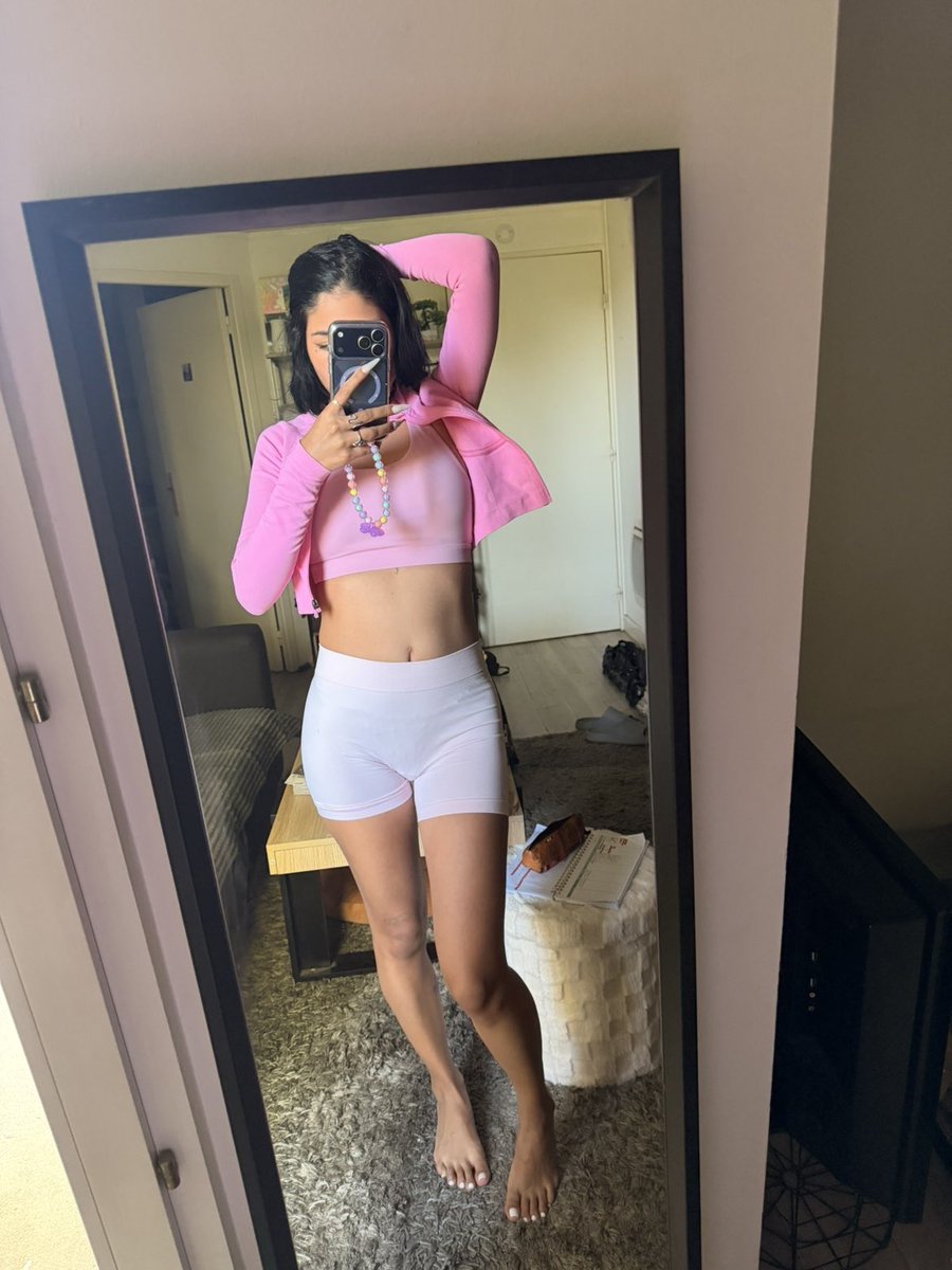 Dom Lola tweet media