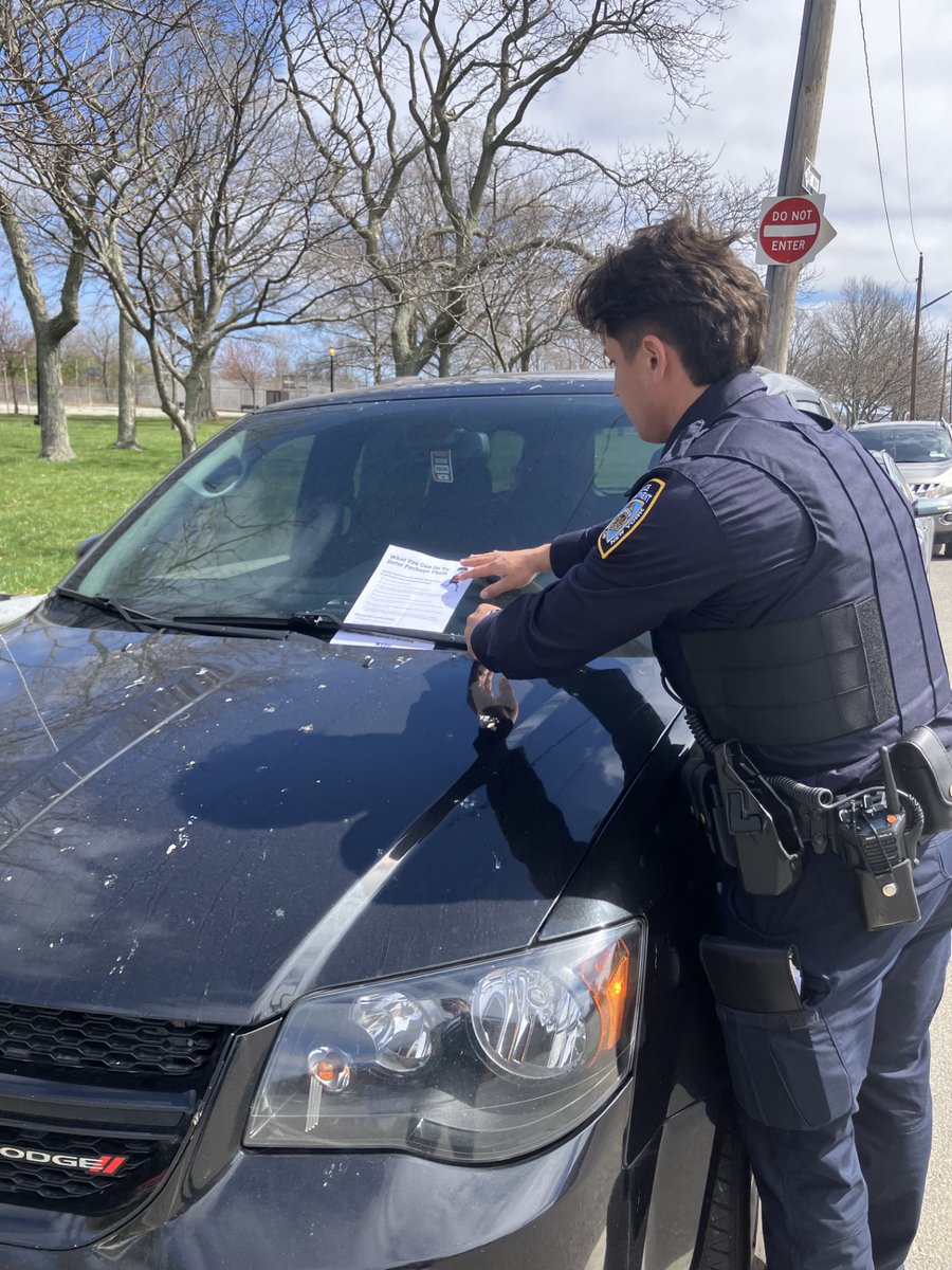 NYPD101Pct's tweet image. Our 101 Crime Prevention Officer and a Field Training Officer were out today sharing package safety tips to help combat package theft in our community. Track deliveries and report any suspicious activity to 911. Thank you to all who stopped to speak with them!  #CrimePrevention