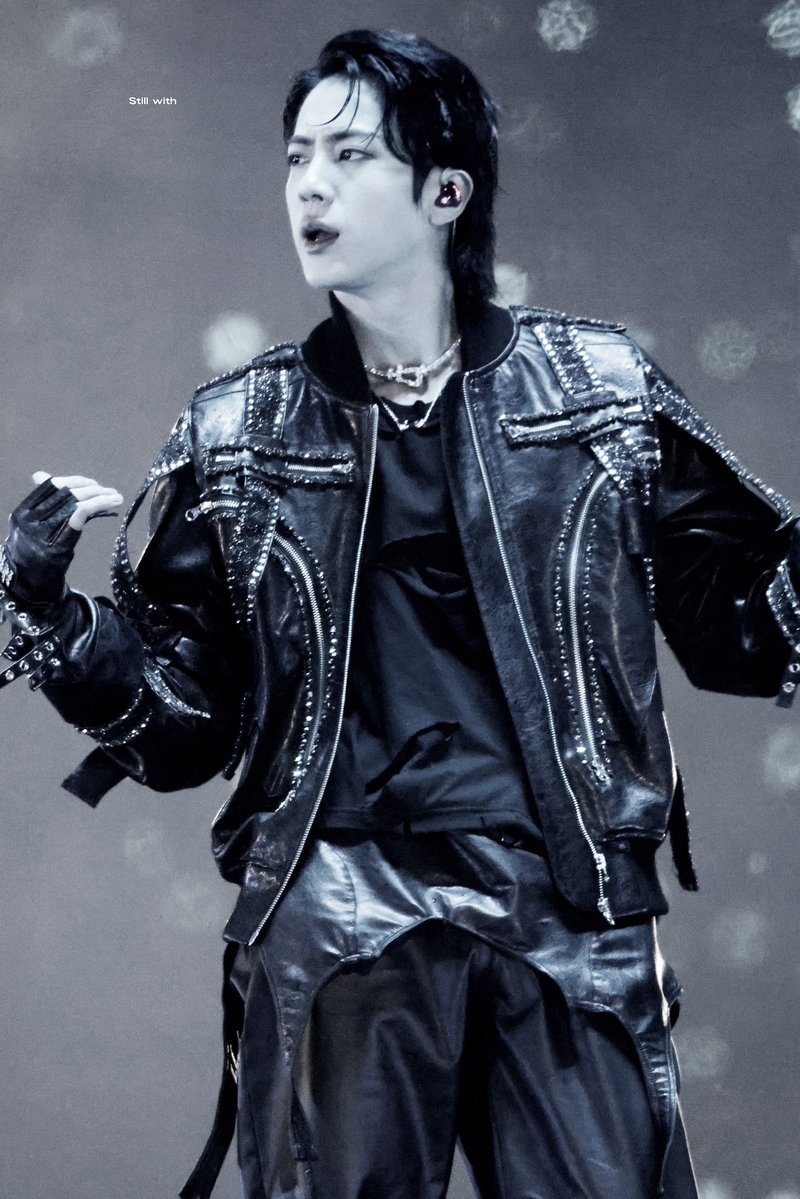 Still with tweet media