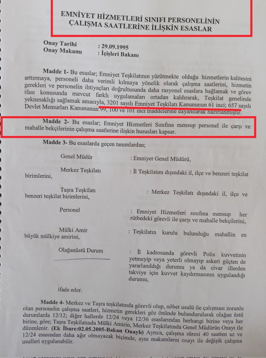 ahmetxaksoz's tweet photo. BİR DİLEKÇE EGM'ye

EMNİYET GENEL MÜDÜRLÜĞÜ''NE 
(Sunulmak Üzere)
... İL EMNİYET MÜDÜRLÜĞÜ
kanalı ile
....İLÇE EMNİYET MÜDÜRLÜĞÜ'NE

Halen... İl Emniyet Müdürlüğü ... İlçe Emniyet Müdürlüğü ... Polis Merkezi Amirliğinde .... sicil sayılı olarak Çarşı ve Mahalle Bekçi olarak görev yapmaktayım.

Anayasa Mahkemesi’nin 22/03/2023 tarihli, E.2020/59, K.2023/53 sayılı kararı ile 7245 sayılı Çarşı ve Mahalle Bekçileri Kanunu’nun 12. maddesinde yer alan;

“Emniyet ve asayişin gerektirdiği durumlarda haftada bir gün istirahat verilmek kaydıyla bu süre artırılabilir.” ibaresi,

“...güvenlik veya kamu düzeni ile görevi etkileyen zorunluluk hâlleri haricinde...” ibaresi,

“...zorunluluk hâllerine ilişkin usul ve esaslar İçişleri Bakanlığınca çıkarılan yönetmelikle belirlenir.”  ibaresi iptal edilmiştir.

Yüksek Mahkeme anılan kararında; Türkiye Cumhuriyeti Anayasası’nın 13. ve 50. maddelerine açıkça atıf yaparak, çalışma süreleri ve dinlenme hakkının ancak kanunla düzenlenebileceğini, bu konuda idareye veya yönetmeliklere bırakılan belirsiz yetkilerin Anayasa’ya aykırı olduğunu vurgulamıştır.

Bu karar ile çalışma süresinin artırılmasına ilişkin sınırların,fazla çalışmanın karşılığının,dinlenme hakkının kullanım esaslarının kanunla açık, belirli ve öngörülebilir şekilde düzenlenmesi gerektiği ortaya konulmuştur.

Bu kapsamda, 7245 sayılı Kanun’un 12.maddesinin düzenleme mantığının esin kaynağı olan 3201 sayılı Emniyet Teşkilatı Kanunu’nun 61. maddesi: "Komiser ve polislere umumi hükümlere göre senelik mezuniyetlerindenbaşka haftada 24 saat izin verilir.Çok mühim haller müstesna olmak üzere bu mezuniyet kesilemez," kuralı ile 657 sayılı Devlet Memurları Kanunu’nun 99. maddesinin üçüncü bendinde yer alan ..."veya bunlara dayanılarak çıkarılacak yönetmeliklerle"  ibaresi ve bu hükümlere dayanılarak İçişleri Bakan Onaylı “Emniyet Hizmetleri Sınıfı Personelinin Çalışma Saatlerine İlişkin Esaslar” adsız düzenleyici işlem, Anayasa Mahkemesi kararının gerekçesi karşısında hukuki dayanaktan yoksun hale gelmiştir.

Diğer yandan Emniyet Hizmetleri Sınıfı Personelinin Çalışma Saatlerine İlişkin Esas'ların 2.maddesi de Emniyet Hizmetleri Sınıfı Personeli olan Çarşı ve Mahalle Bekçileri içinde halen uygulanmakta, bu durum norm çatışmasına neden olmaktadır.

Bu itibarla;Emniyet Hizmetleri Sınıfı Personelinin Çalışma Saatlerine İlişkin Esas'lar Anayasanın 2., 7.,13.,18.,50. ve 128.maddesine aykırılık teşkil etmektedir.

Bu kapsamda 10/02/2026 tarihinden itibaren tarafımca ifa edilen ve bundan sonra da ifa edilecek olan haftalık 40 saati aşan tüm fazla çalışmalarımın; 657 sayılı Devlet Memurları Kanunu 178.maddenin B bendi gereğince her 8 saat fazla çalışma karşılığında 1 gün izin verilmesini ve gereğini arz ederim.10/04/2026