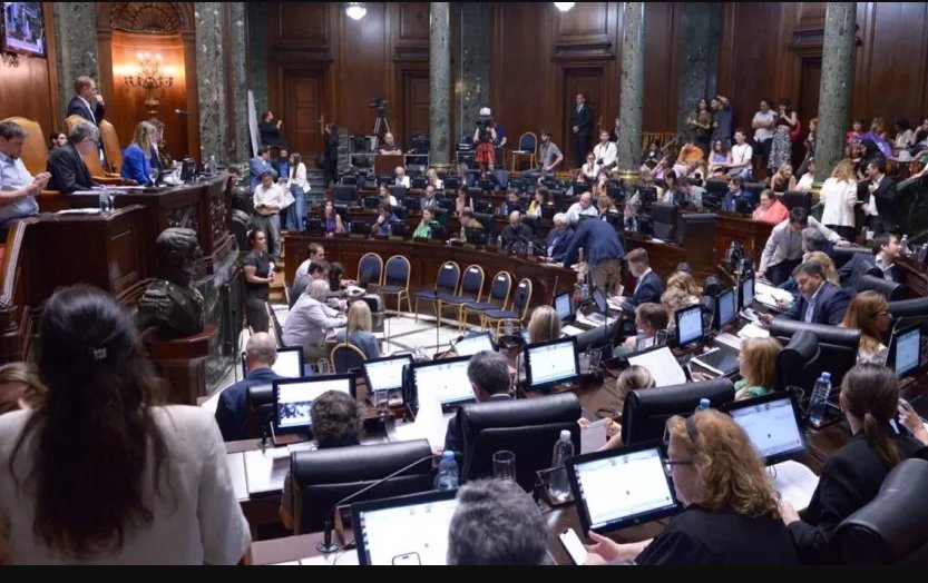 Valeria Azerrat tweet media