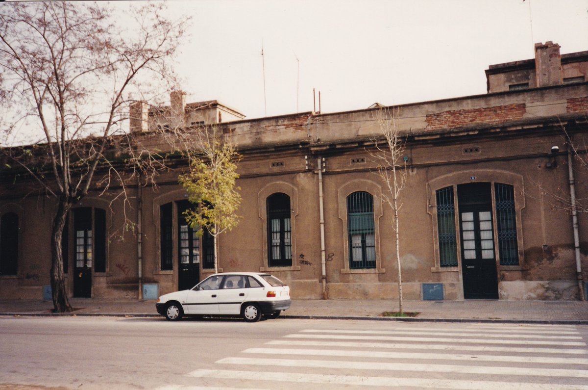 Provensals1897's tweet photo. L'estació de mercaderies del Clot-Sagrera el 1996. https://t.co/anTvWK0uEj