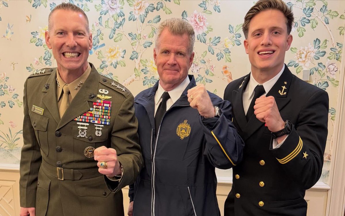 usnasupe's tweet photo. It was a privilege to host Admiral Samuel Paparo, Commander of INDOPACOM, at Farragut House as part of the Naval Academy Foreign Affairs Conference, prior to his outstanding lecture and engaging Q&amp;A with our midshipmen. @INDOPACOM https://t.co/41MzRV9jd6