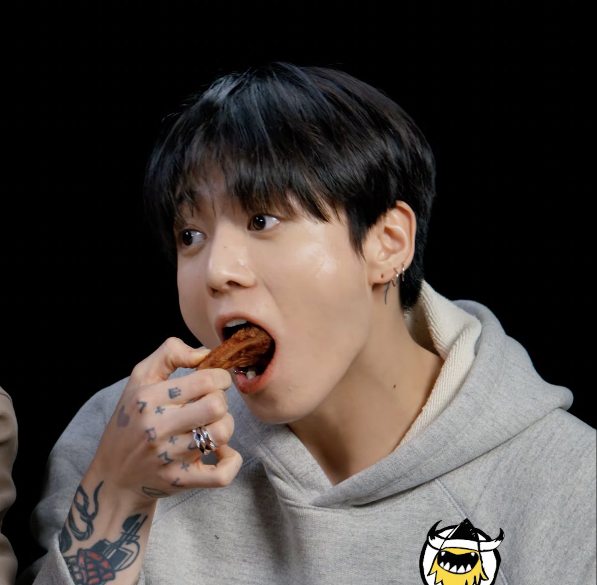 the difference is frying me😭😭😭😭😭😭