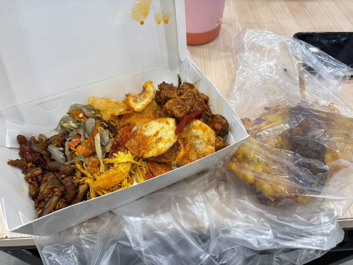 acha 🍵 tweet media