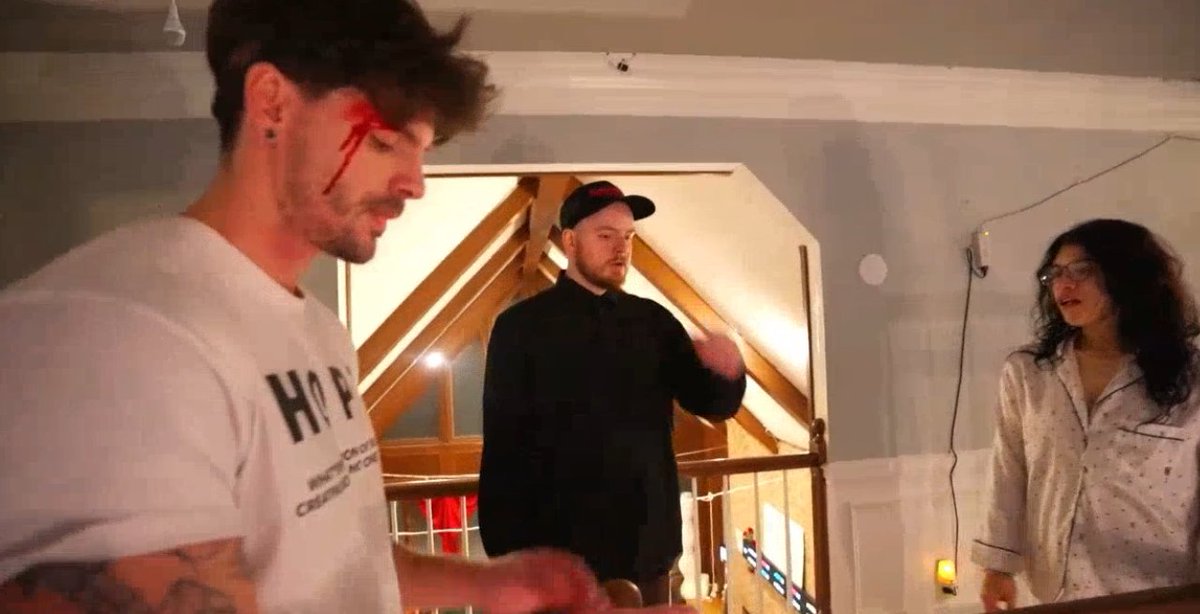 fishtankislive's tweet image. these 4 images tell a story...
what is it?
#fishtanklive #fyp #viral #season5 #funny