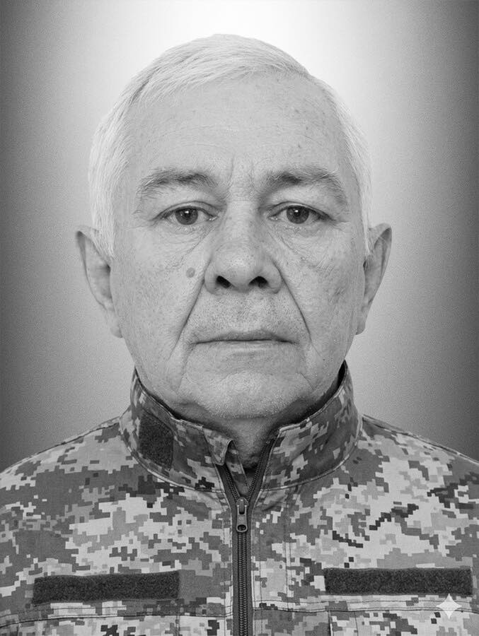 pogrebeckij's tweet photo. Сьогодні Львівщина прощається із 8-ма захисниками
📷 Василь Левандовський
Родом із села Банюнин Новояричівської громади. Служив у військовій частині 3002 Національної гвардії України. Тривалий час вважався зниклим безвісти. Загинув 3 липня 2025 року під час виконання бойового завдання поблизу населеного пункту Мирне Донецької області.
📷 Андрій Мідзяновський
Уродженець міста Алмати (Казахстан).
Проходив військову службу у Державній прикордонній службі України, обіймав офіцерські та керівні посади у підрозділах прикордонного контролю та органах управління. Був учасником АТО та Операції об’єднаних сил.
Із початком повномасштабного вторгнення виконував бойові завдання на Луганському, Донецькому, Північно-Слобожанському та Південно-Слобожанському напрямках у складі 11-го прикордонного загону «Форпост».
Нагороджений відзнакою Президента України «За участь в антитерористичній операції», а також медалями Державної прикордонної служби України «15 років сумлінної служби» та «20 років сумлінної служби».
📷 Євген Бабій
Уродженець села Устя Львівської області.
Проходив строкову військову службу.
У 2025 році приєднався до лав ЗСУ. Виконував бойові завдання у складі 144-ї окремої механізованої бригади. Не стало захисника 4 квітня.
📷 Володимир Маринець
Житель села Корчин Сколівської громади. Був оператором-пілотом відділення радіаційного, хімічного та біологічного захисту. Серце захисника зупинилось 7 квітня під час лікування.
📷 Ростислав Головко
Родом із села Сулятичі Журавненської громади. Служив інспектором прикордонної служби другої категорії - навідник оператор комендатури швидкого реагування «Шквал». Загинув 21 січня під час виконання бойового завдання поблизу населеного пункту Дворічанське Харківської області. Йому було 26 років.
📷 Ігор Гнидин
Народився у селі Подорожнє Стрийської громади. Загинув 2 квітня під час виконання бойового завдання поблизу населеного пункту Волфине на Сумщині. Захисникові було 55 років.
📷 Андрій Кузьмин
Родом із села Новий Кропивник Східницької громади, молодший сержант.
З початком повномасштабного вторгнення долучився до лав ЗСУ. Виконував бойові завдання у складі 80-ї окремої десантно-штурмової Галицької бригади. Захищав Україну на Херсонському, Донецькому, Харківському, Луганському, Курському, Сумському напрямках.
📷 Роман Максимів
Родом із Трускавця Дрогобицького району.
Долучився до лав ЗСУ у березні 2025 року, служив у військовій частині А0989 водієм взводу матеріального забезпечення самохідного артилерійського дивізіону. Загинув біля населеного пункту Лозова Харківської області, отримавши вогнепальне поранення в груди.
📷Андрій Гвоздецький
Родом із села Опака Східницької громади Дрогобицького району. На початку 2025 року долучився до лав ЗСУ.
Служив стрільцем-снайпером гірсько-штурмового взводу гірсько-штурмової роти гірсько-штурмового батальйону 128 окремої гірсько-штурмової Закарпатської бригади.
Загинув 28 березня під час виконання бойового завдання поблизу населеного пункту Малі Щербаки Василівського району Запорізької області.
Вічна та світла памʼять Героям