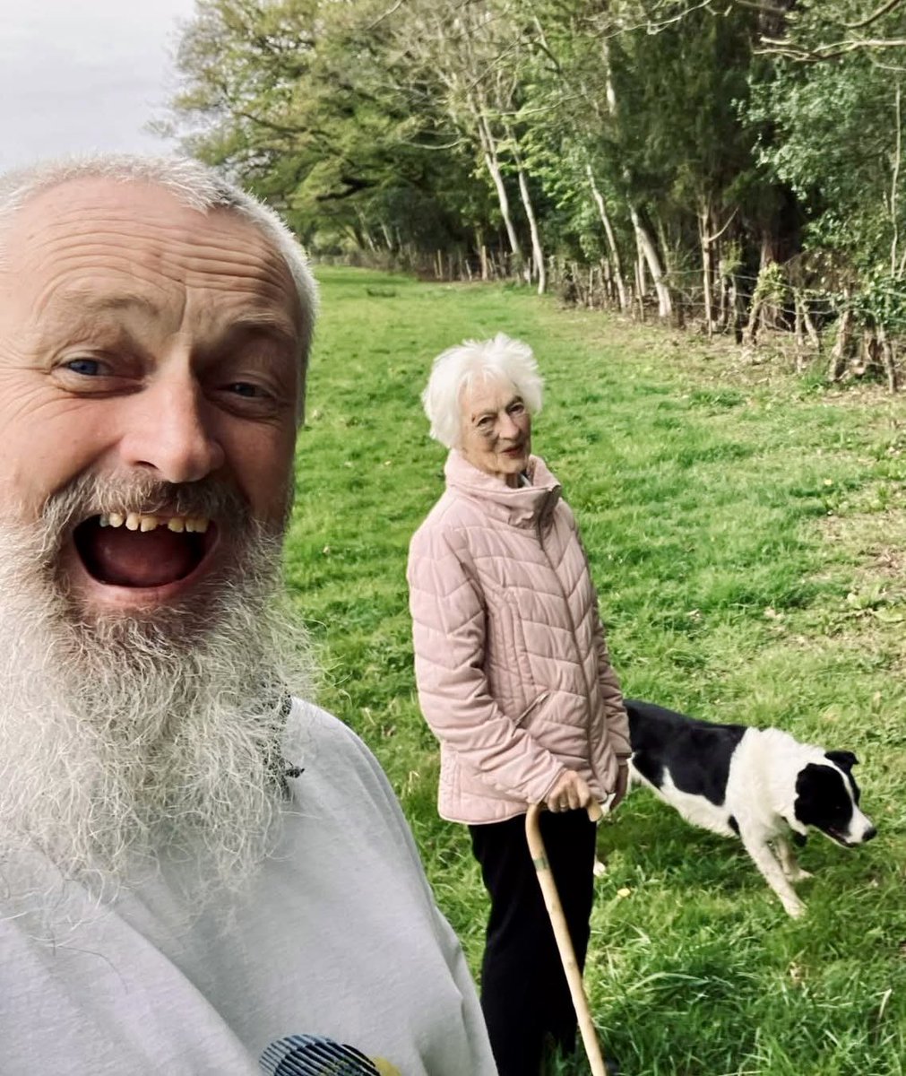 karen thompson tweet media