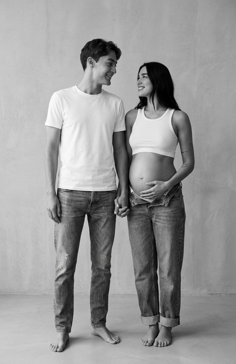 ┊ ⟡ @ livieruss   
┊ Olivia Marotti Russell
┊ ✦ curated moments · photodump  

━━ No puedo creer que estemos llegando al tramo final de mi embarazo. He vivido demasiados momentos, muchas emociones y mucho amor. 

Contamos los días para que bebé llegue a nuestras vidas y