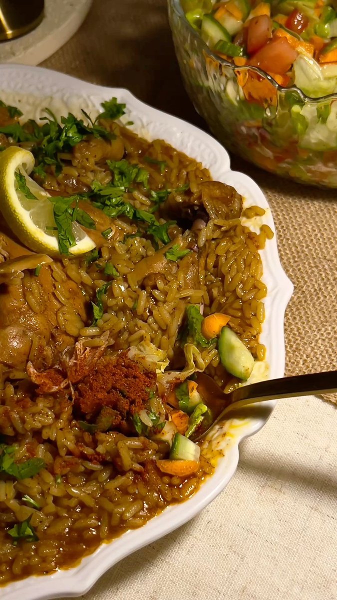 صـيـتـه tweet media