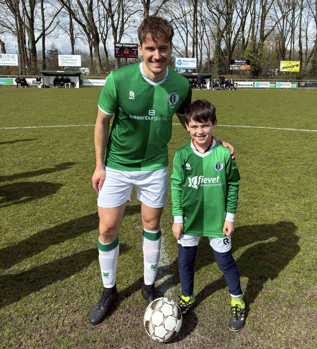 V.V. Bavel tweet media