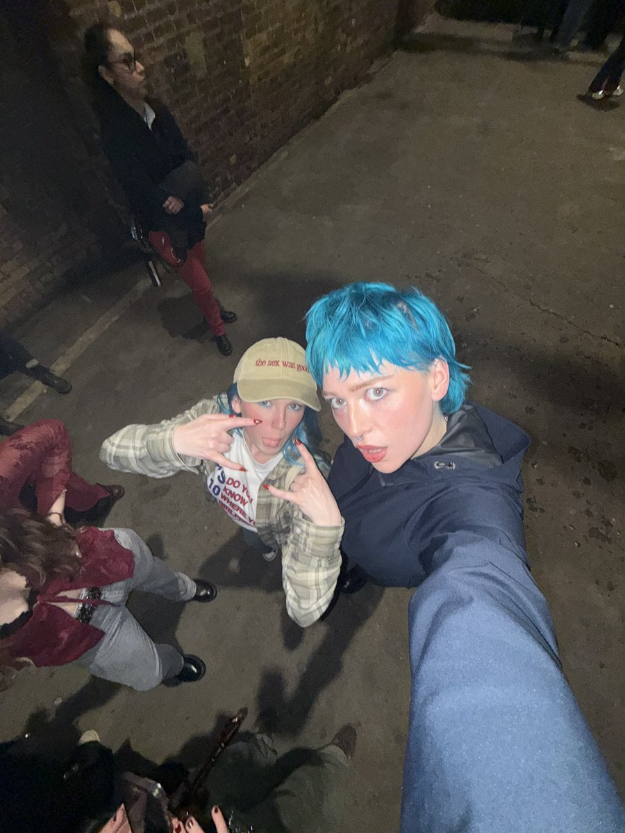 ❀ connie ❀ tweet media