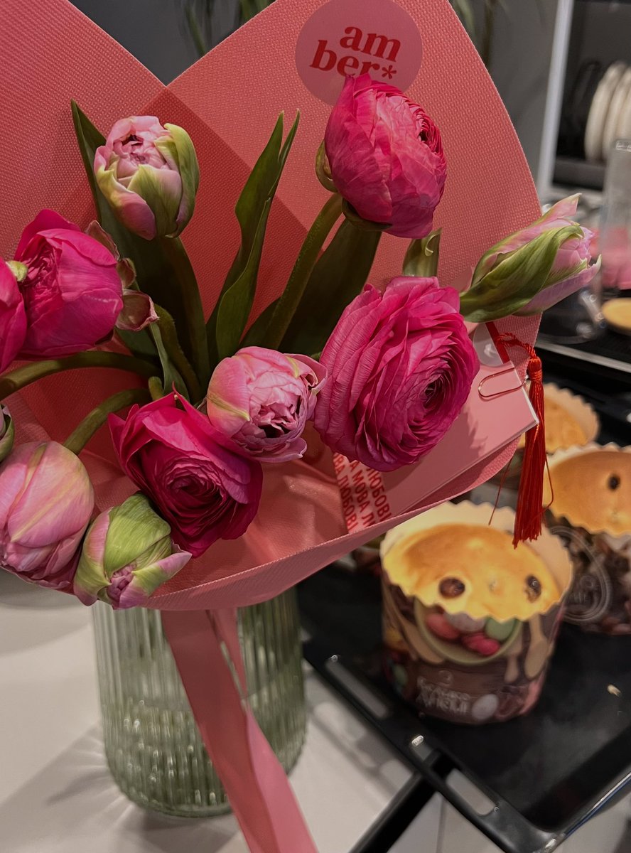 перша ластівка tweet media