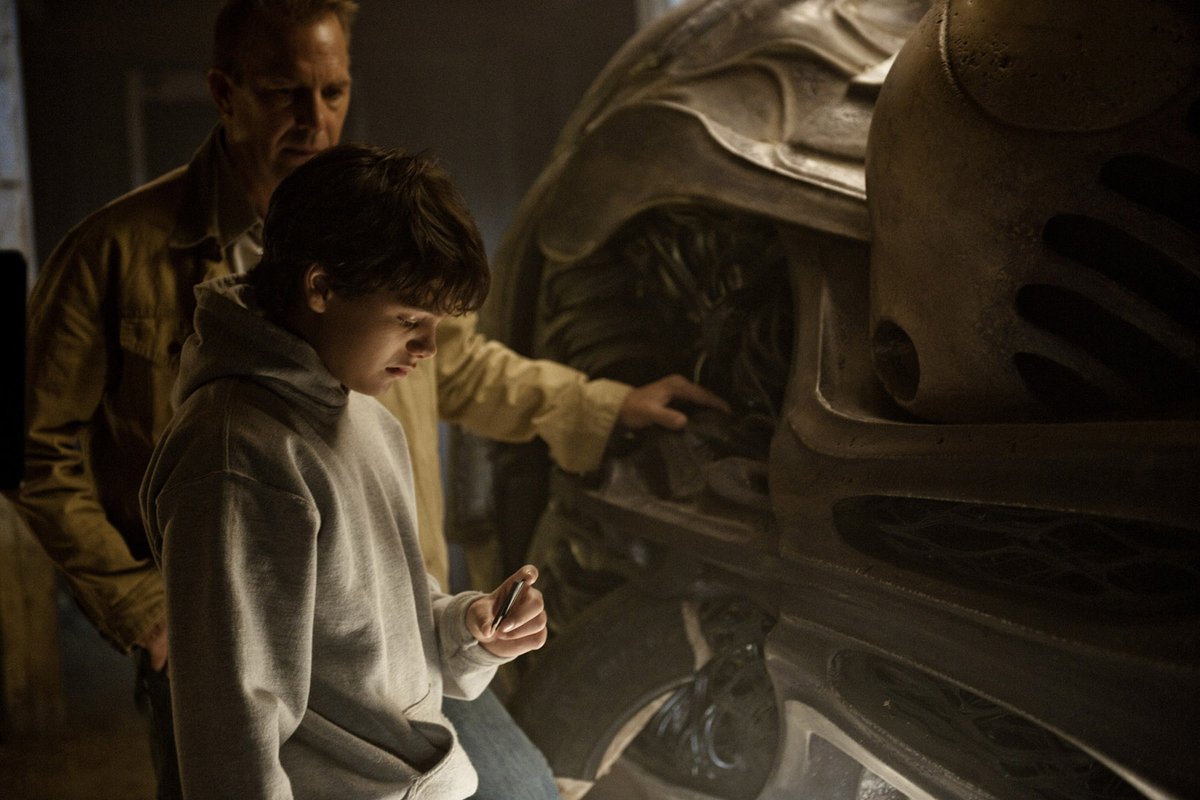 Shine Comics tweet media