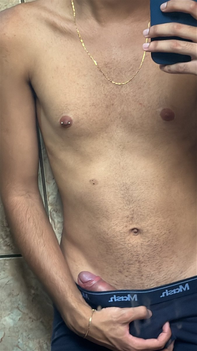 babeboyy7's tweet photo. oi amor

#PINTOAWARDS #PINTOAWARD #PINTOSAWARD #TROCONUDS #brotheragemhetero #brotheragem #brotheragemgay #BRODERAGEMㅤㅤ https://t.co/v7zblWd4ag