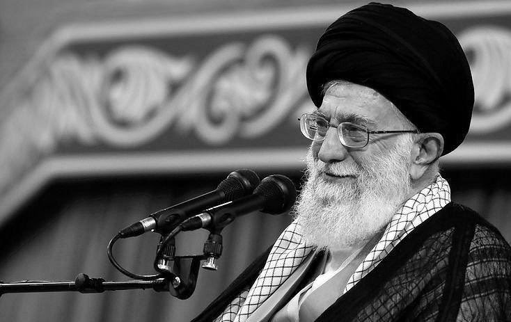 بـأربعينك
انتصرنا ، و مرغنا انف الاستكبار بالتراب
ينقصنا صوتك ، وجودك .. وانتَ

#اربعينية_الامام_السيد_علي_الخامنئي 
#اربعينية_أمام_الأمة