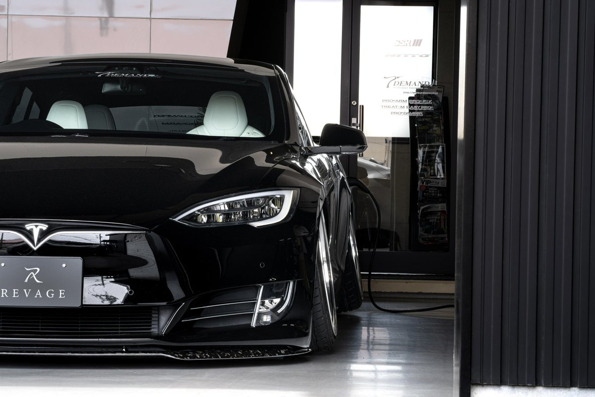 tanaka_tdm's tweet image. TESLA MODEL S 100D
T-DEMAND FULL COMPLETE
AIRSUS PESSURE SYSTEM TD04B
SSR : CV04S 21×10.5j+5SCSL
NITTO : 255/30R21 NT 555G2
#tdemand 
#ssr
#nitto 
#teslas 
#airsuspension