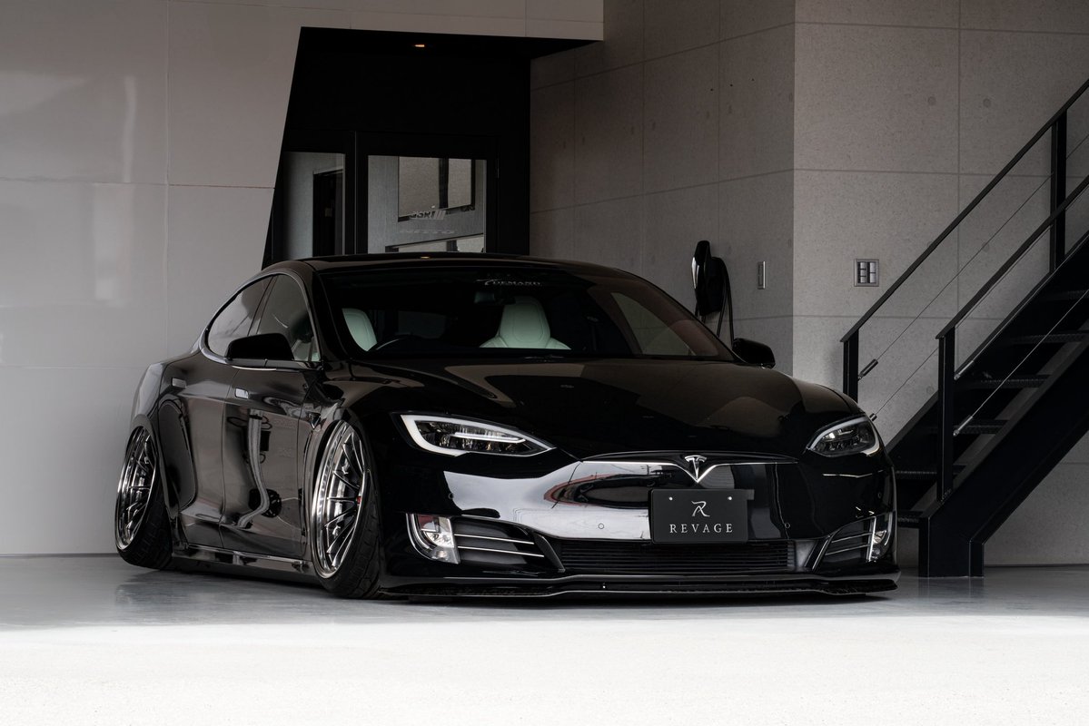 tanaka_tdm's tweet image. TESLA MODEL S 100D
T-DEMAND FULL COMPLETE
AIRSUS PESSURE SYSTEM TD04B
SSR : CV04S 21×10.5j+5SCSL
NITTO : 255/30R21 NT 555G2
#tdemand 
#ssr
#nitto 
#teslas 
#airsuspension