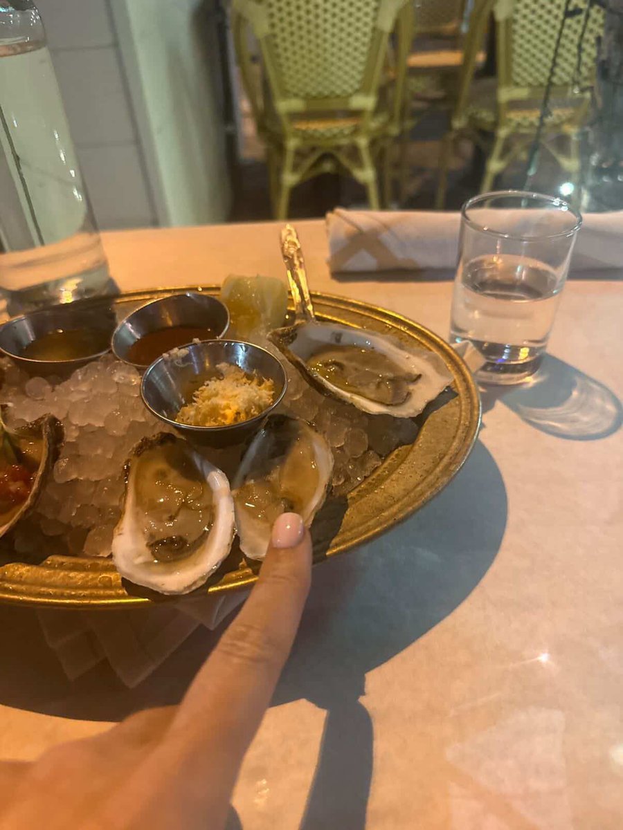 Jamespaulson808's tweet photo. I went on a date last night by myself https://t.co/FbOKrl8fyZ