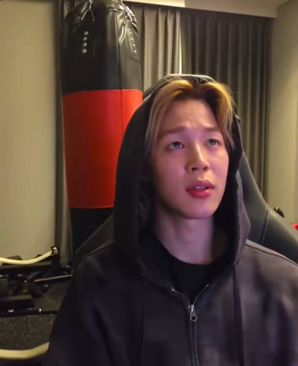 abi 🌸 tweet media