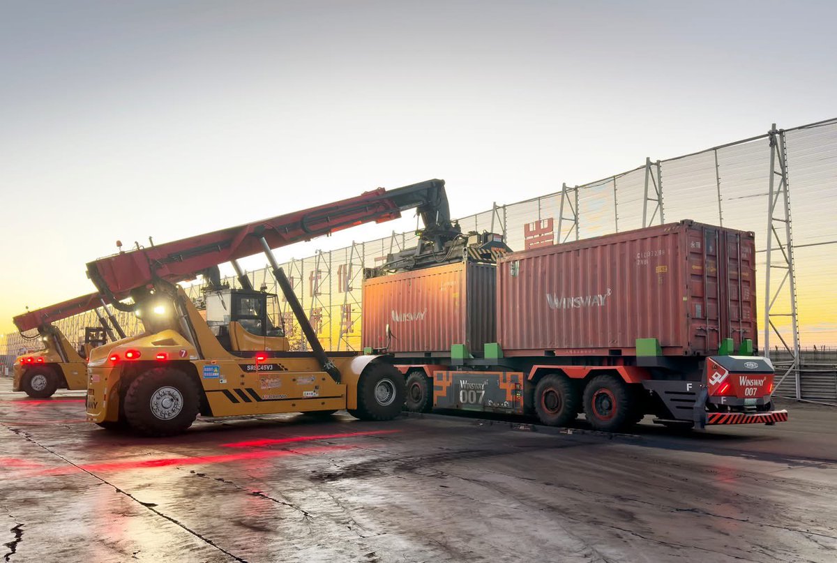 ShanghaiEye's tweet photo. #China has expanded its pilot free #trade zones (#FTZ) to 23 with the establishment of the #China (#InnerMongolia) #PilotFreeTradeZone, the latest move in the country's sustained push for high-standard opening up, according to a plan made public by the #StateCouncil Thursday. https://t.co/hIqWmrg1CH