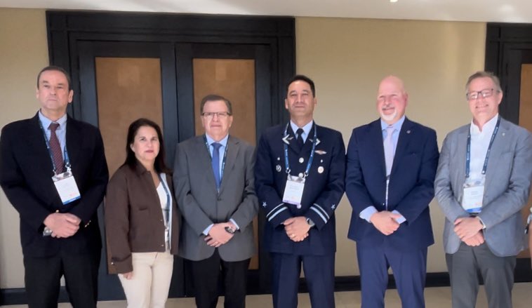 DGACChile's tweet image. 📍#Santiago | En el marco de la Conferencia Wings of Change que se desarrolla en nuestro país, el Director General de @DGACChile, Humberto Fernández, recibió el saludo protocolar del Director de Relaciones Internacionales de Federal Aviation Administration #FAA, David Burkholder.