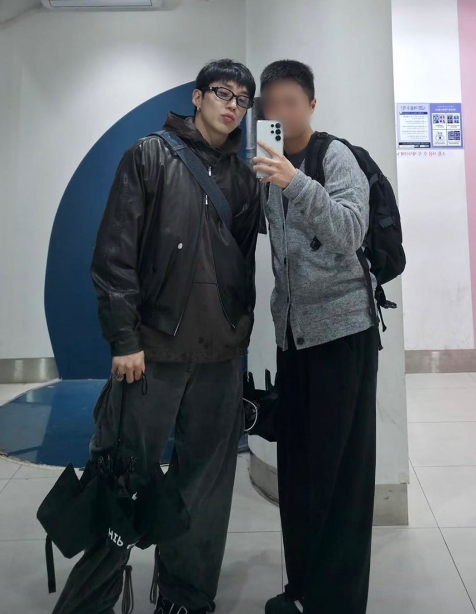 리틀몽키어쎄씬 tweet media