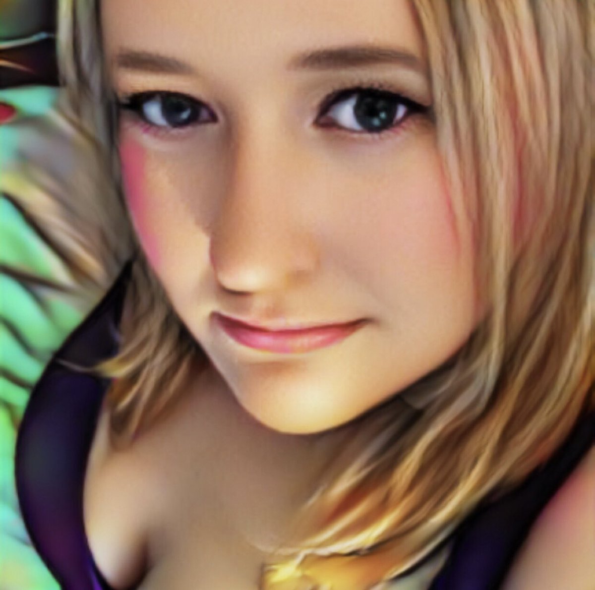 CoraAmate's tweet photo. I miss Snapchat but I heard you can get #naked here #chat #call #video #meet https://t.co/UuZBTrp6LV
