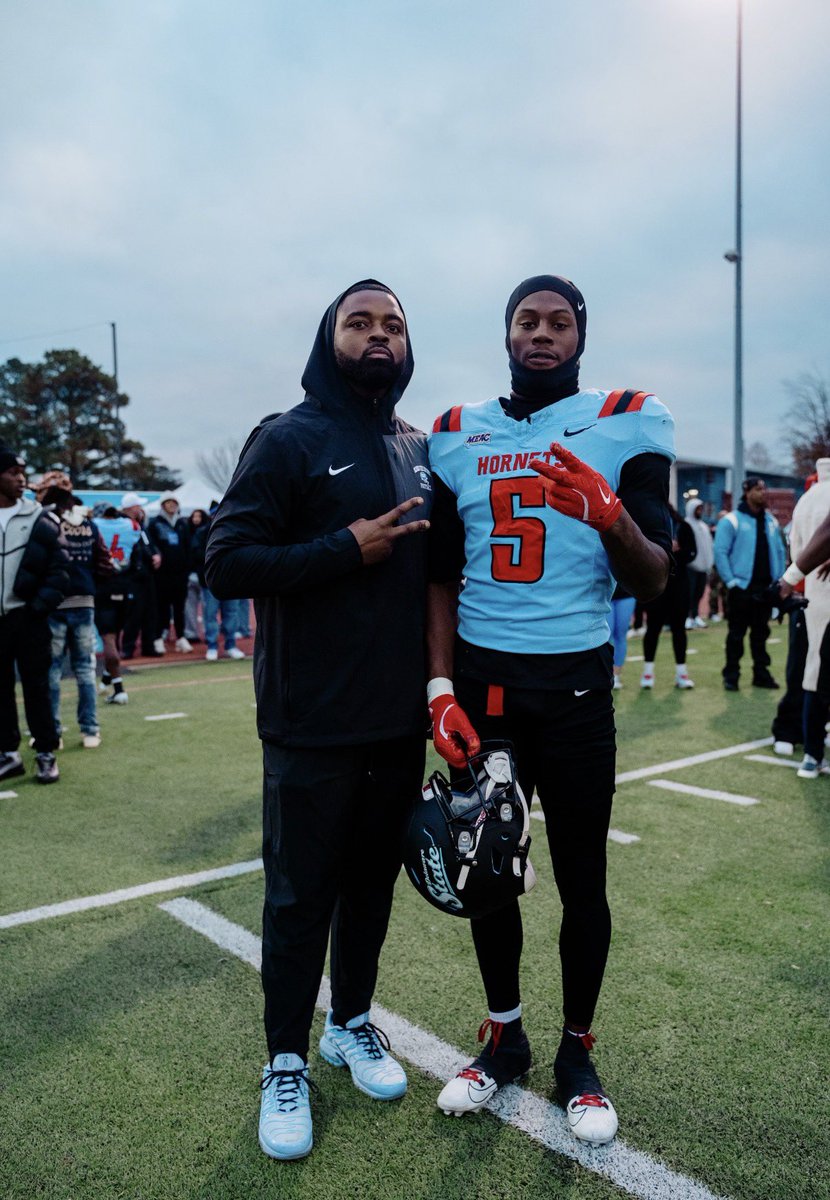 JDKNOWS2100's tweet image. I was extremely blessed this past year of 2025 after leaving UF to missing 2 years of no Football🙏🏾. Playing under @DeSeanJackson10 was a Honor in its self he changed my life in so many ways on and off the field. #Legendary 
45+tkls ,5 TFL,5FF,10pbu,2sks,1int