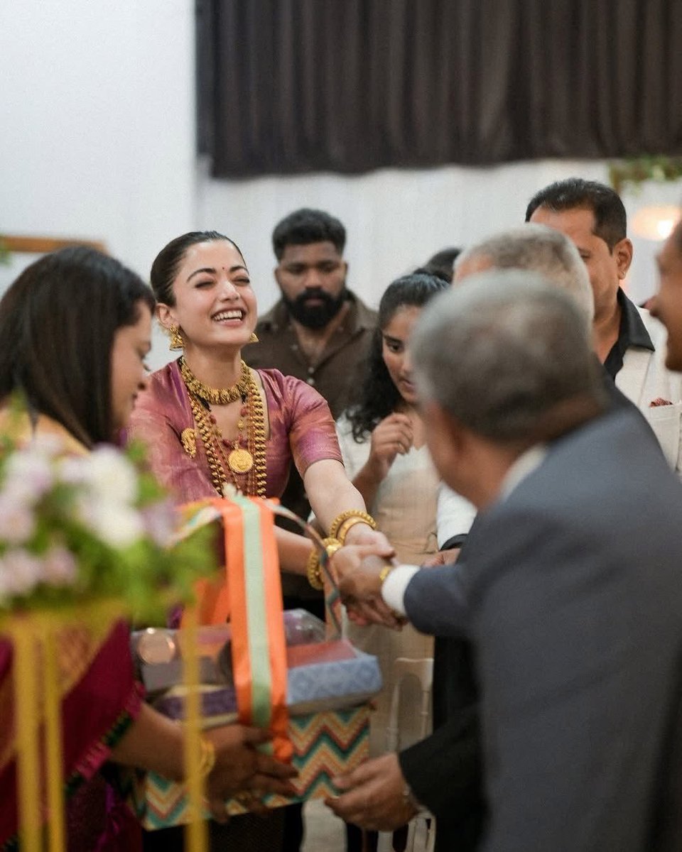 IIFA's tweet image. Love, family, and a whole lot of nostalgia ❤️

Rashmika Mandanna gives a peek into her special 30th birthday celebrations through these beautiful clicks.

#IIFAUtsavam #RashmikaMandanna #Tollywood #VijayDevarakonda #30thBirthday