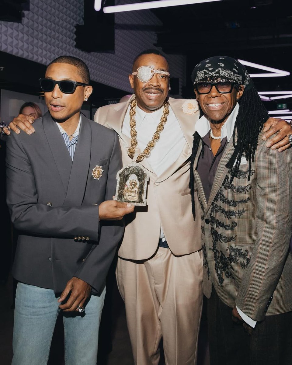 blackambitionpz's tweet image. Join us in congratulating our founder @pharrell on receiving the MOBO Global Songwriter Award.

A well-deserved recognition of his enduring impact, creativity, and influence on music and culture worldwide. 

#MOBOAwards #MOBO30