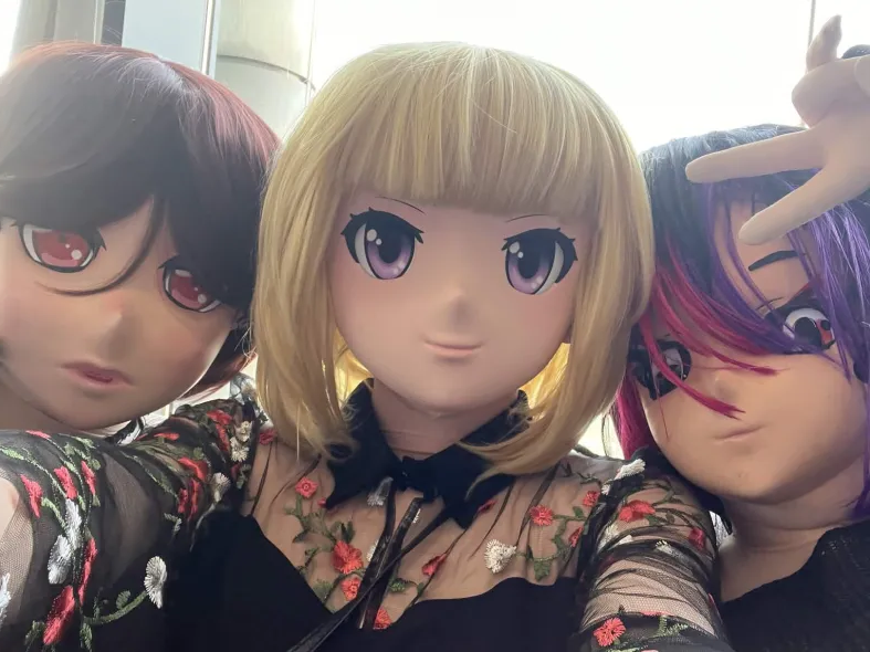 KigEllie's tweet photo. Some of the cuties I met over Easter 💖 

Featuring; @sakurameiji52 @ eyrexyz (Bluesky) @ emilylocke (Bluesky) @Alisairie 

Last photo by @YukoKig 

 #kig #kigurumi https://t.co/69r4xoRsGf