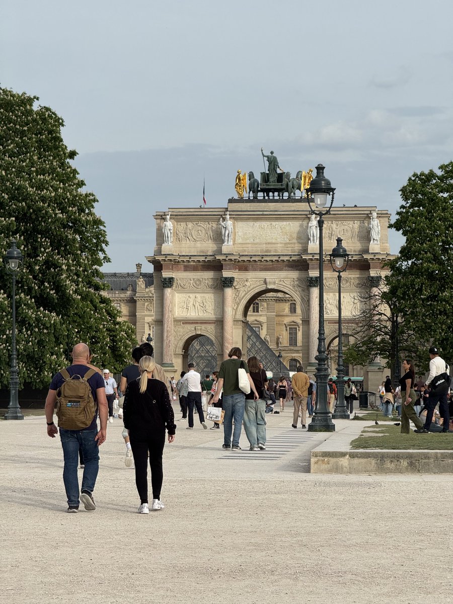 无羁😎 tweet media