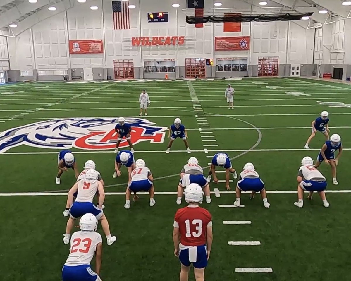 GPWildcatsFB's tweet image. Practice #1 is in the bag 🎒 
#EAT #CAC 🔴⚪️🔵