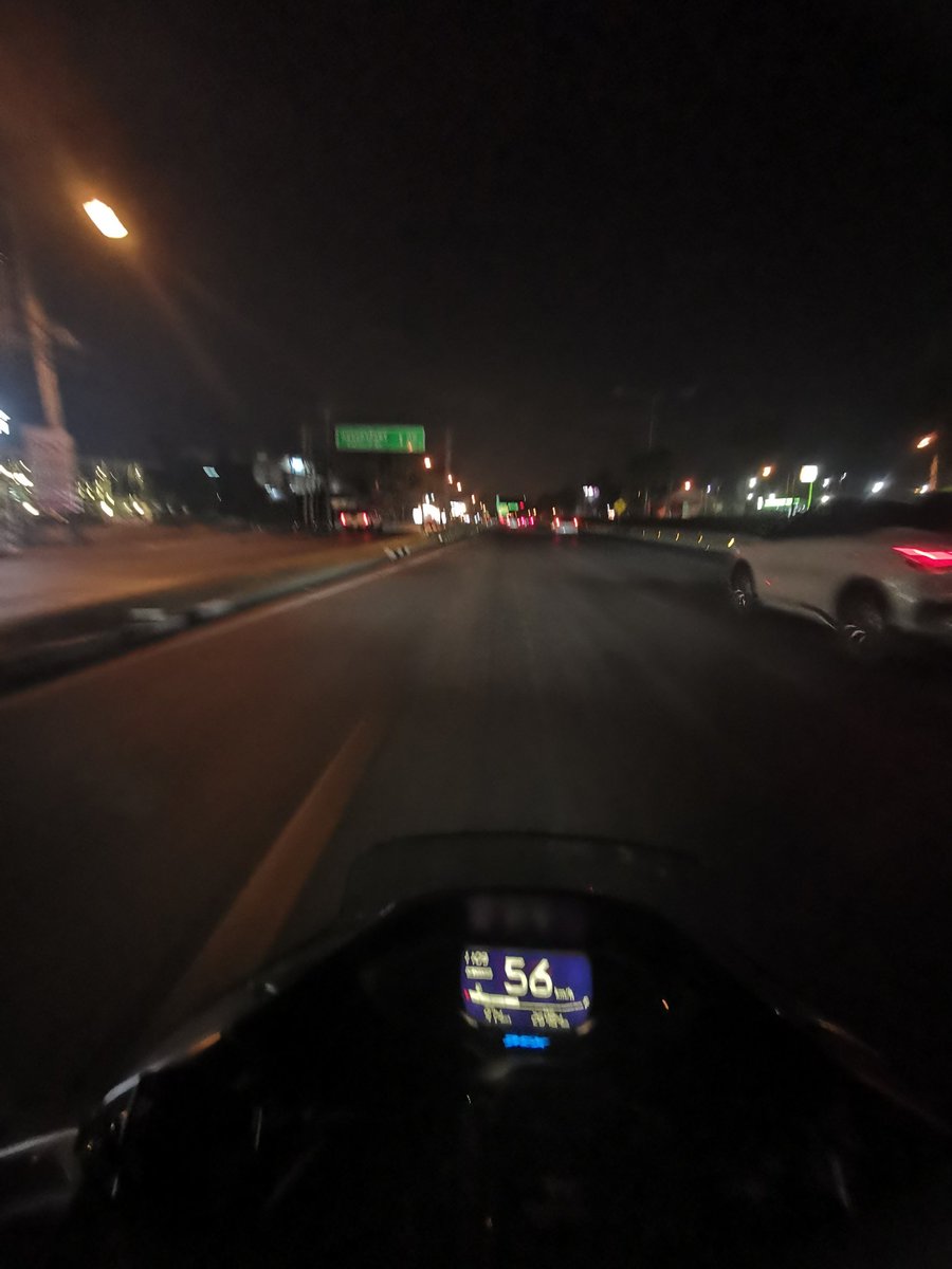 ตื่นไปทำงาน ตี 4 ครึ่ง กลับบ้าน เที่ยงคื่น สุดๆไปเลยจร้า