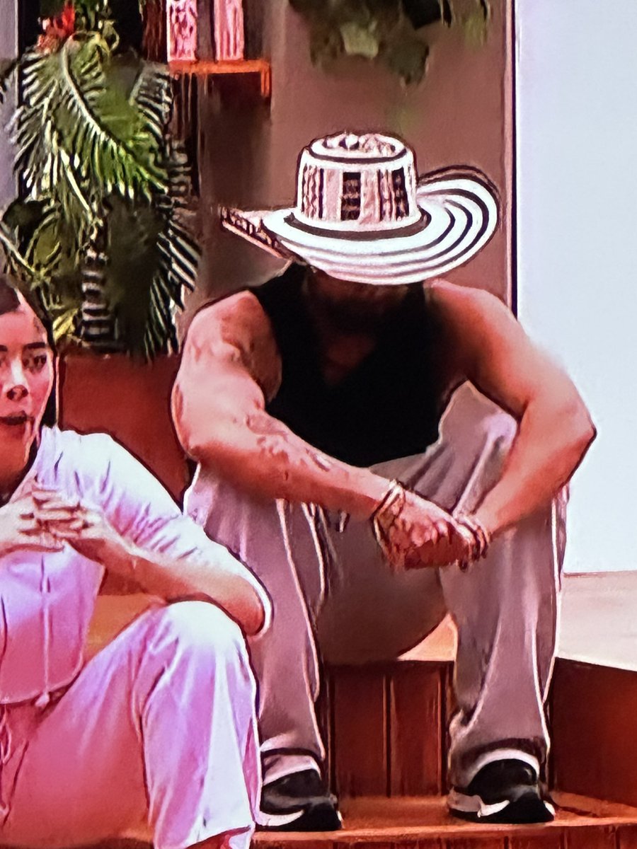 Hoy no le tiras pullas a Alejo mi príncipe? Hoy no te tiras que sos LA MONDA?
Hoy no seguís provocando y llamando mañoso tramposo a tu compañero?
Hoy no sos Vulgar?
Mmmmm
 #LaCasaDeLosFamososCol3