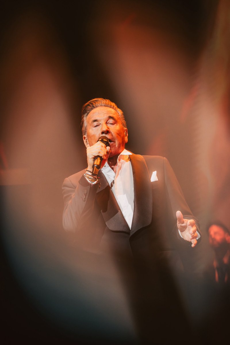 montanertwiter's tweet image. La noche que #BOGOTÁ me regaló … #Colombia #ElUltimoRegreso 
Hoy vamos por la segunda en @MovistarArenaCo