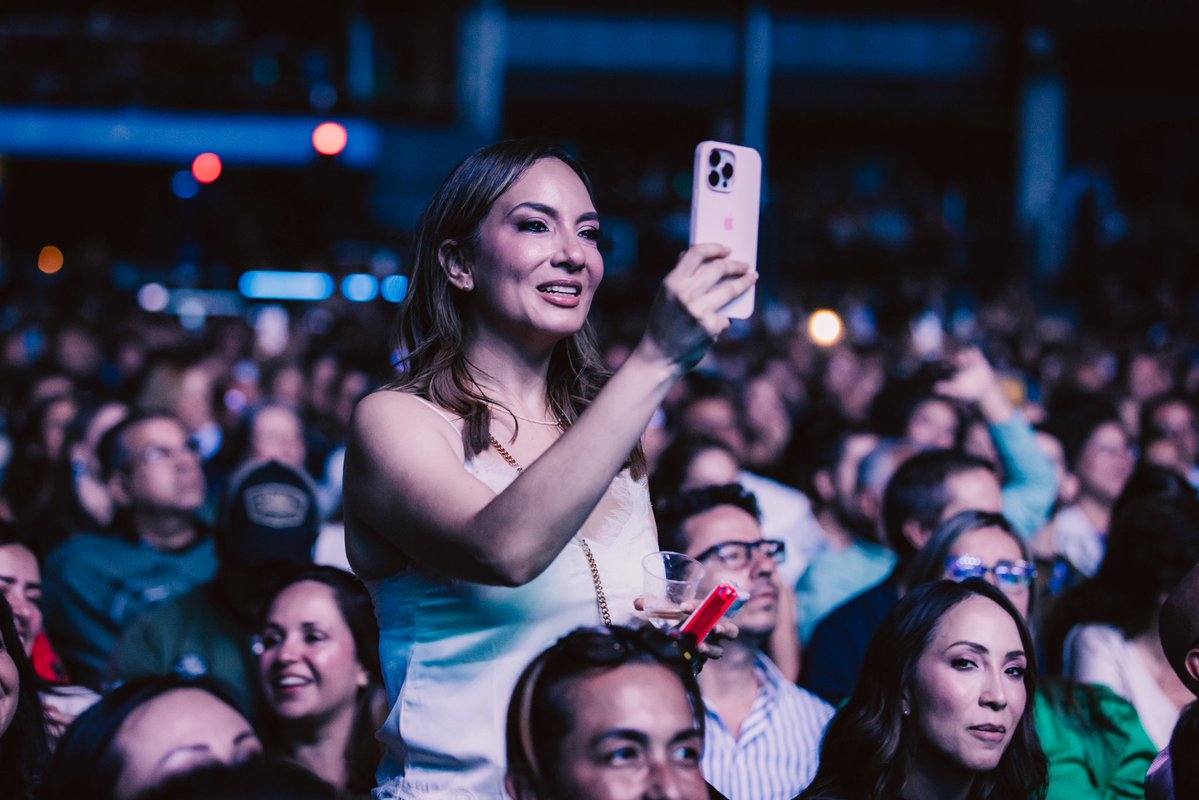 montanertwiter's tweet image. La noche que #BOGOTÁ me regaló … #Colombia #ElUltimoRegreso 
Hoy vamos por la segunda en @MovistarArenaCo