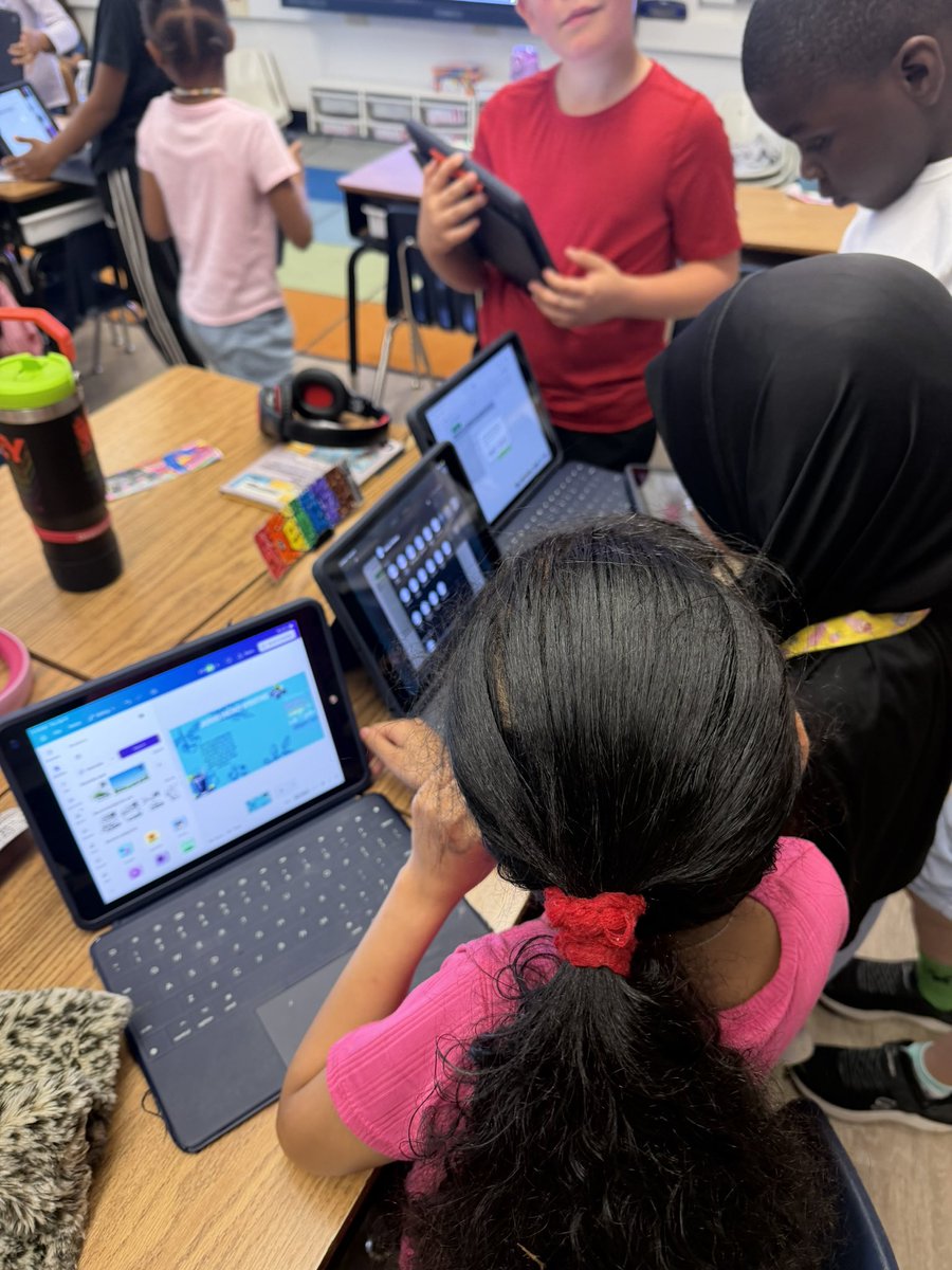 mspuente17's tweet image. Students are so ready to sell at our Farmers Market tomorrow! 
🍓 🍇 🍊 

Shopping on a budget using #Numbers , creating their recipe cards on @canva, and making their persuasive signs. 

✅ collaboration 
✅ creativity 
✅ communication 
✅ critical thinking 

#pbl