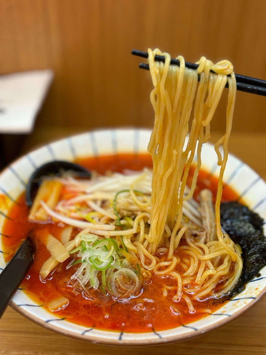 بو عسكر tweet media