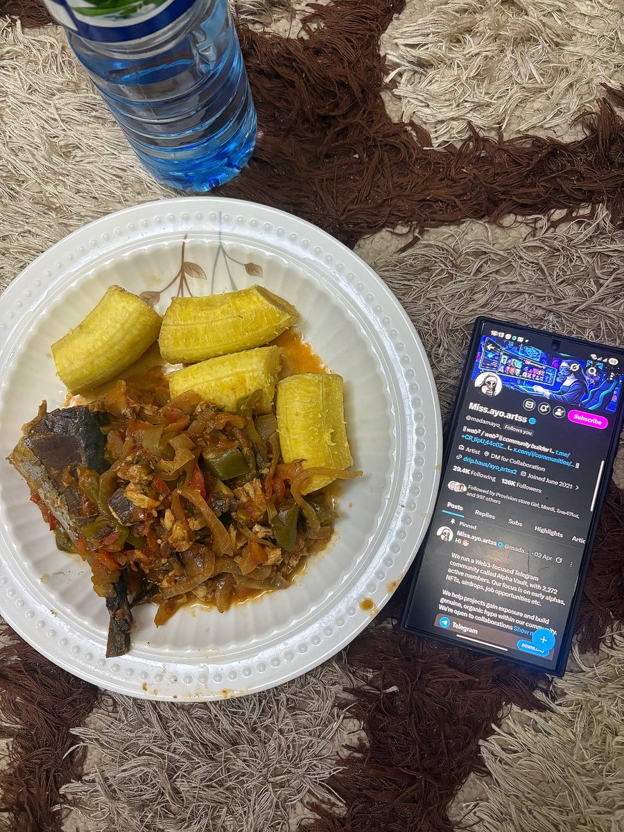 Miss.ayo.artss tweet media