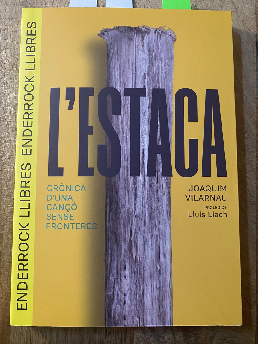 iolandabatalle's tweet photo. Llegiu aquest llibre i llegiu la carta que @lluis_llach escriu a l’avi Siset. Hi ha prop de 500 versions de L’estaca en pràcticament tots els estils musicals i s’ha gravat i cantat en més de quaranta idiomes diferents. https://t.co/77Y3whE9mo