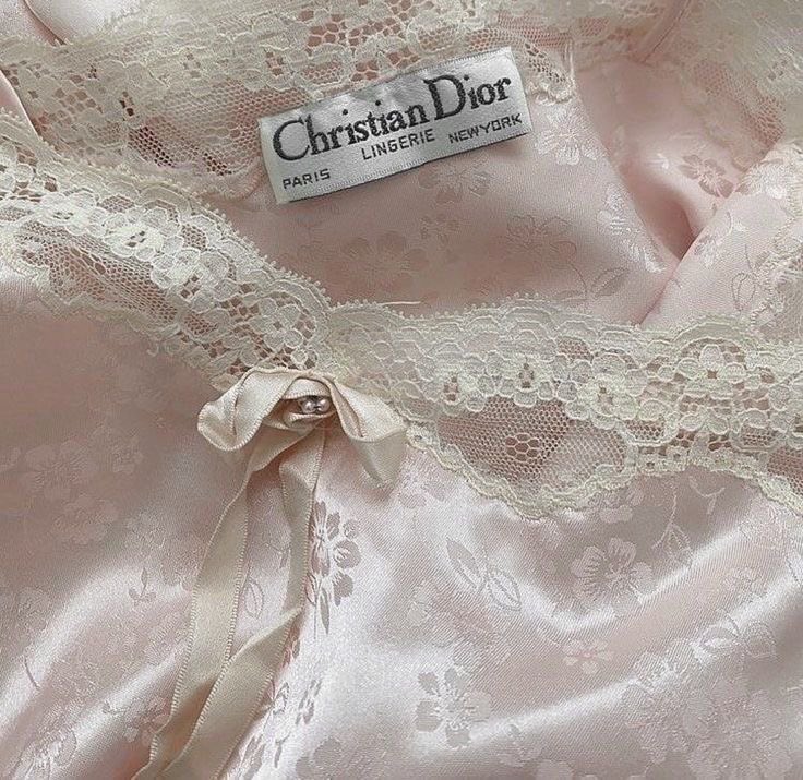 nicole 💸 tweet media