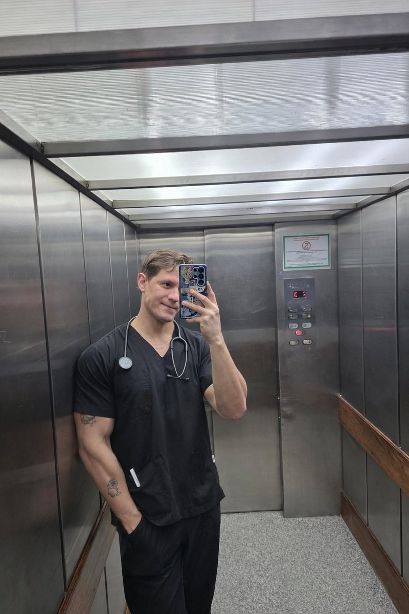 pelushh🦕 tweet media