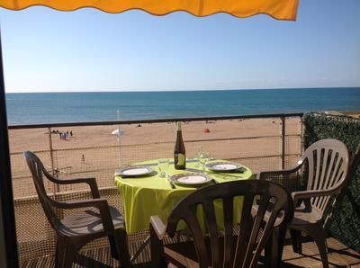 france_images's tweet image. Beach Front holiday Apartment Valras Plage South of France buff.ly/ZpBxBIS

#France 🇫🇷 #travel #holiday