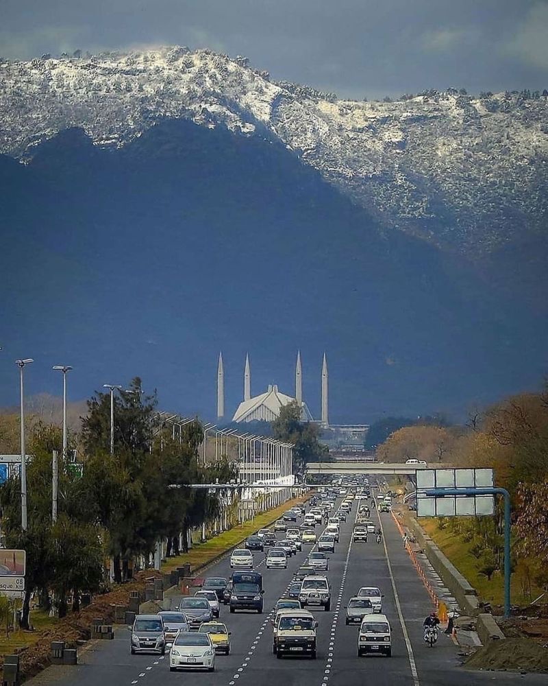 FermiPonderer's tweet photo. Big fan of mountainous Islamic capital cities: Kabul, Teheran, Beirut, Islamabad, Srinagar, Hunza etc. Look like an Assasins Creed setting, natural fortresses. 

In contrast the Jewish coastal hovels of Tel Aviv and Dubai look swampy, plastic and Mumbai-coded https://t.co/xYg3KGaVHm